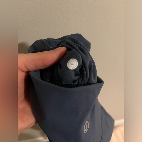 Lululemon Wunder Train 25’ leggings size 4 - Picture 3 of 4